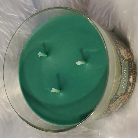 NEW 🎄 Bath & Body Works Fresh Balsam 3 Wick Candle with Reindeer Hat - Picture 4 of 6